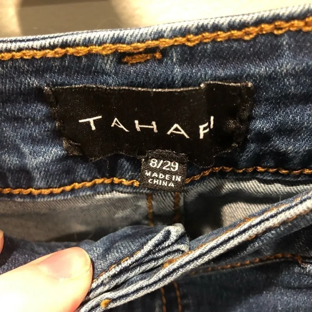 Tahari Medium Wash “Kelly” Skinny Jeans‎